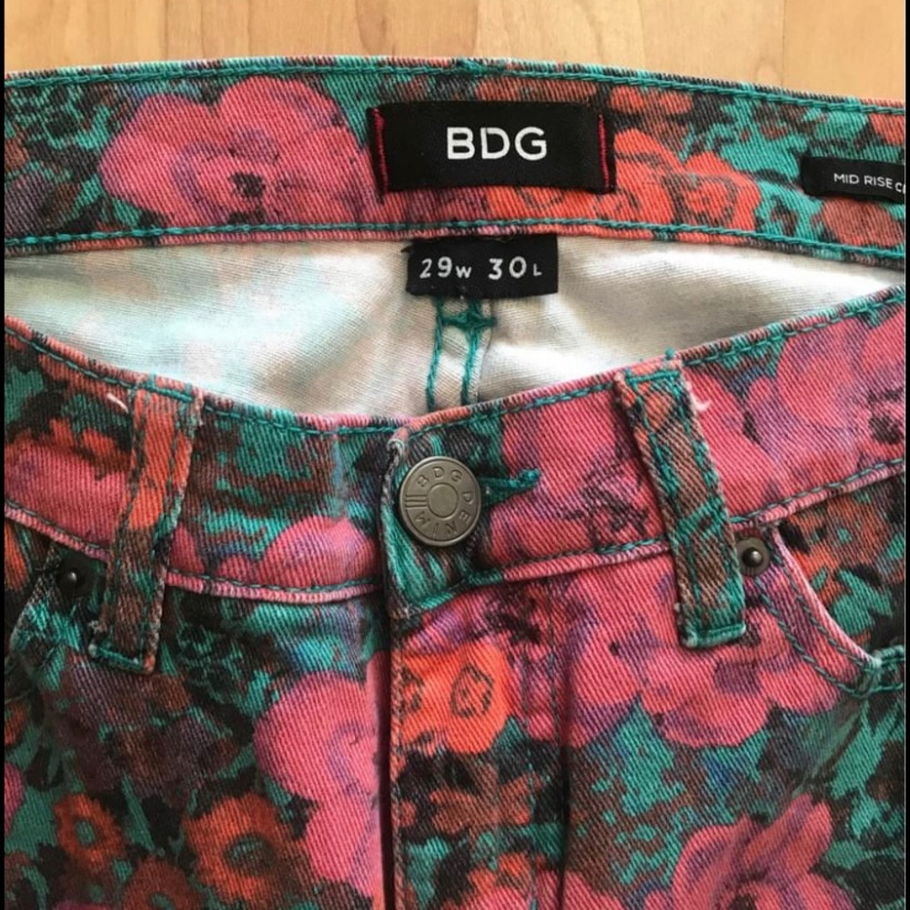 Jeans BDG size 29 (floral)